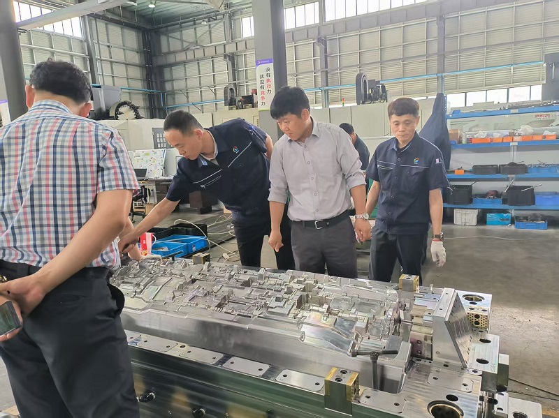 Стремежът към високи постижения печели похвала: Клиентът високо признава приемането на IP форми